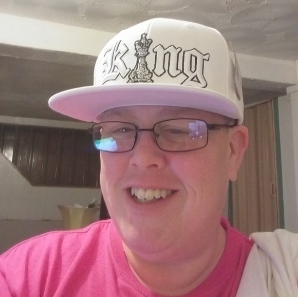 Meet your Posher, Jenn - Picture 2 of 2